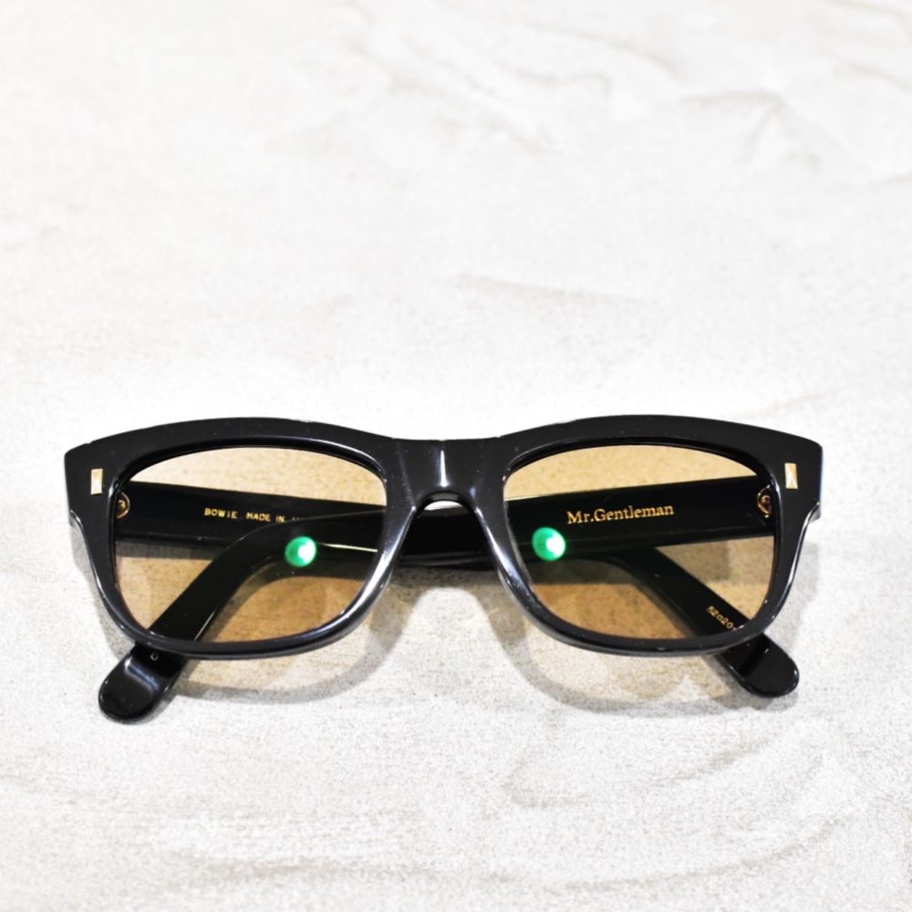 太陽光(紫外線)でサングラスに変化する調光レンズ③ | GLEAM 福岡市