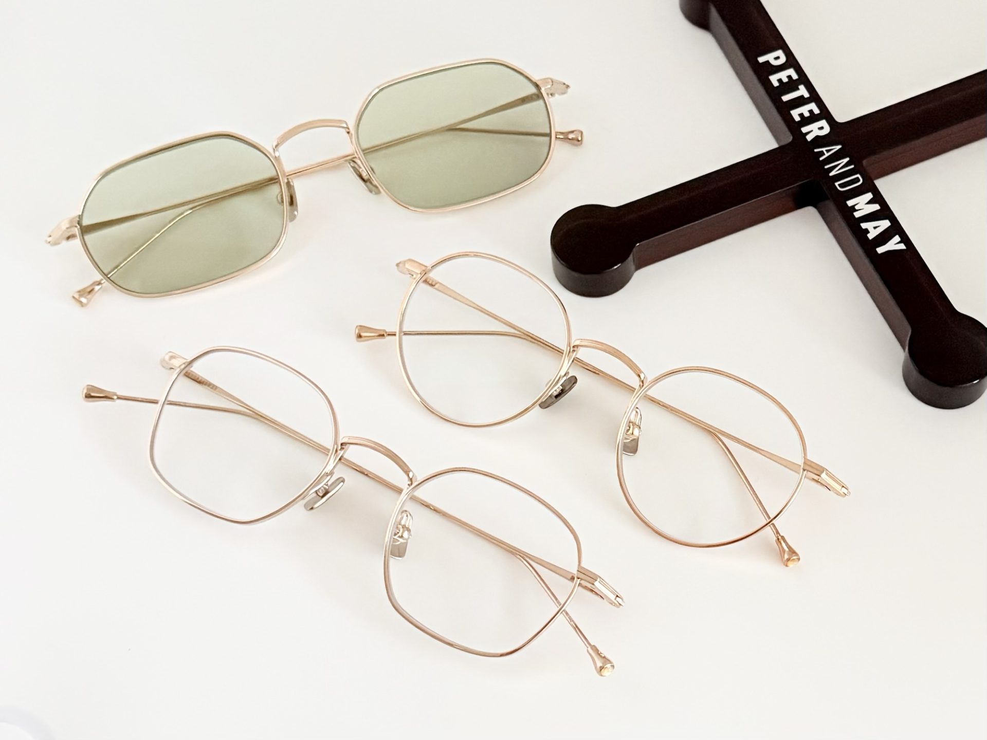 顔色をきれいに見せたい日に。PETER AND MAYのGOLD 3選